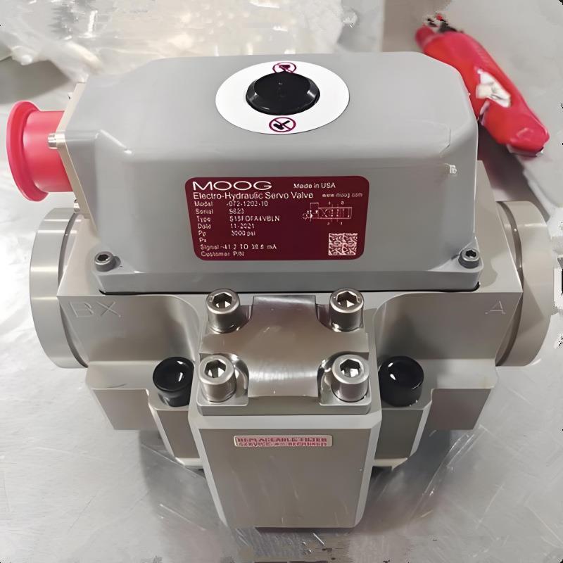 MOOG伺服阀D663-4007L03HABD6VSX2-A D662-Z4334KP01JOMF6VSX2-A
