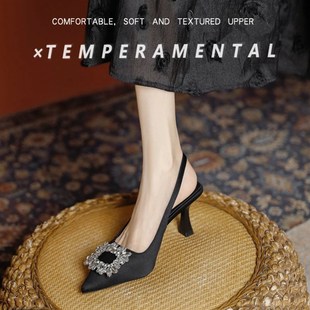 淑女风凉鞋 包头细跟中跟水钻方扣时装 夏 女2025新款 黑色尖头高跟鞋
