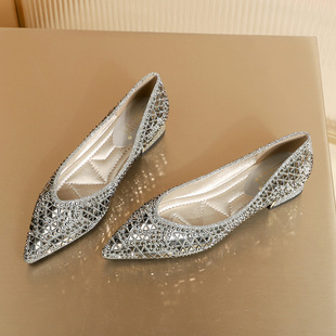 晚晚鞋 秋款 大尺码 水钻尖头粗跟中跟法式 女2022年新款 女鞋 单鞋