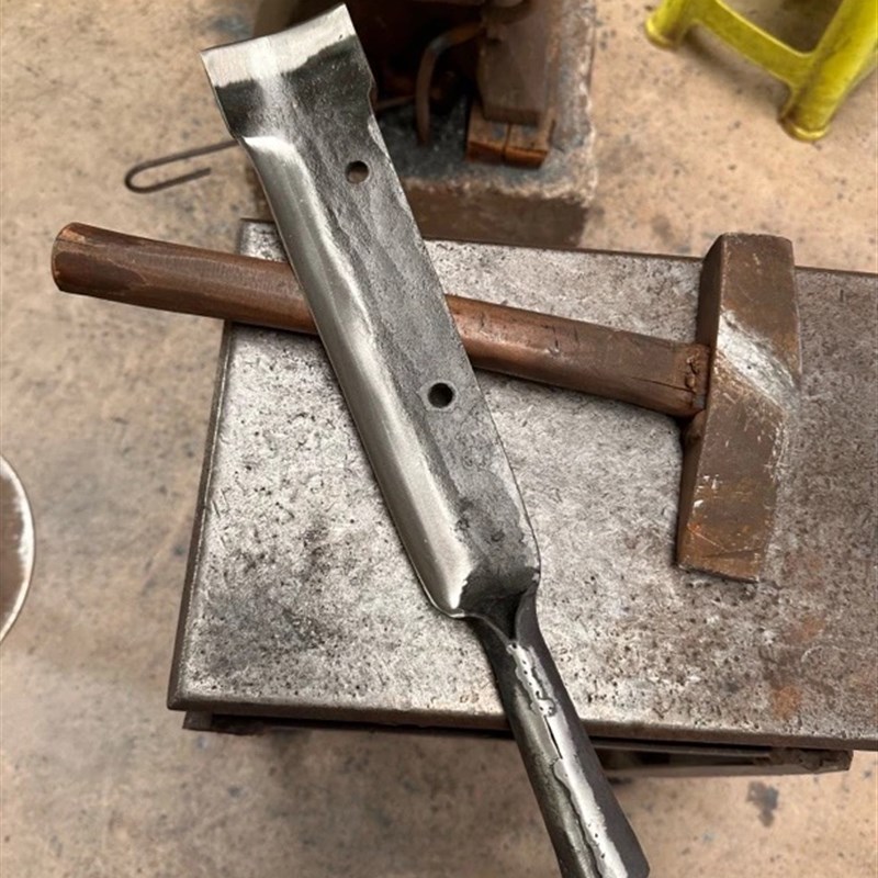 雷氏锻打 弹簧钢纯手工锻打砍挖一体刀 户外上山能铲能挖能砍装夹