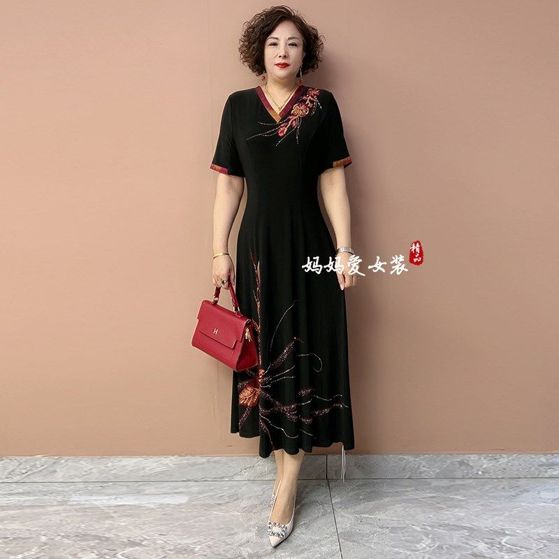 气质连衣裙中年妈妈收腰绣花连衣裙洋气显瘦夏装2025新款大码长裙