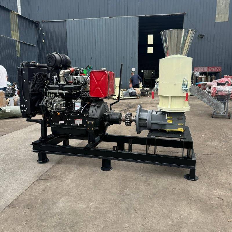 石墨烯制粒机平模颗粒饲料机家用家禽挤压机豆杆玉米饲料颗粒机