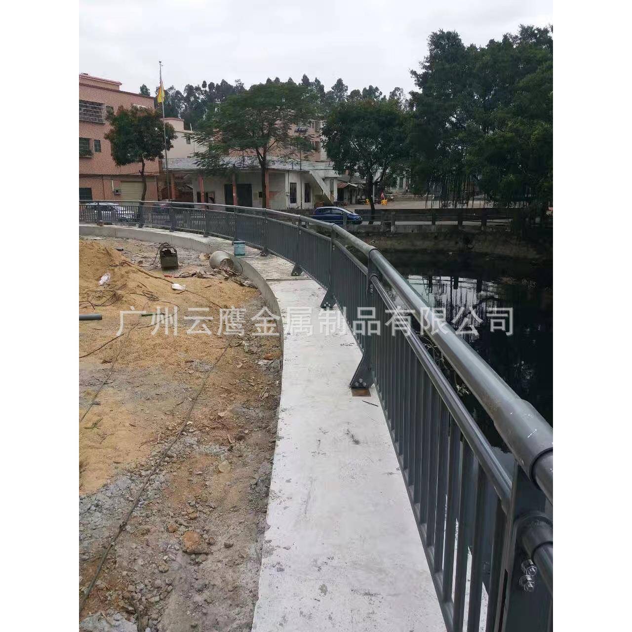 桥梁防撞护栏厂家 道路护栏 马路护栏 镀锌道路护栏 护栏厂家