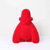 现代简约创意红色植绒猩猩摆件树脂工艺品摆件儿童房可爱软装 饰品
