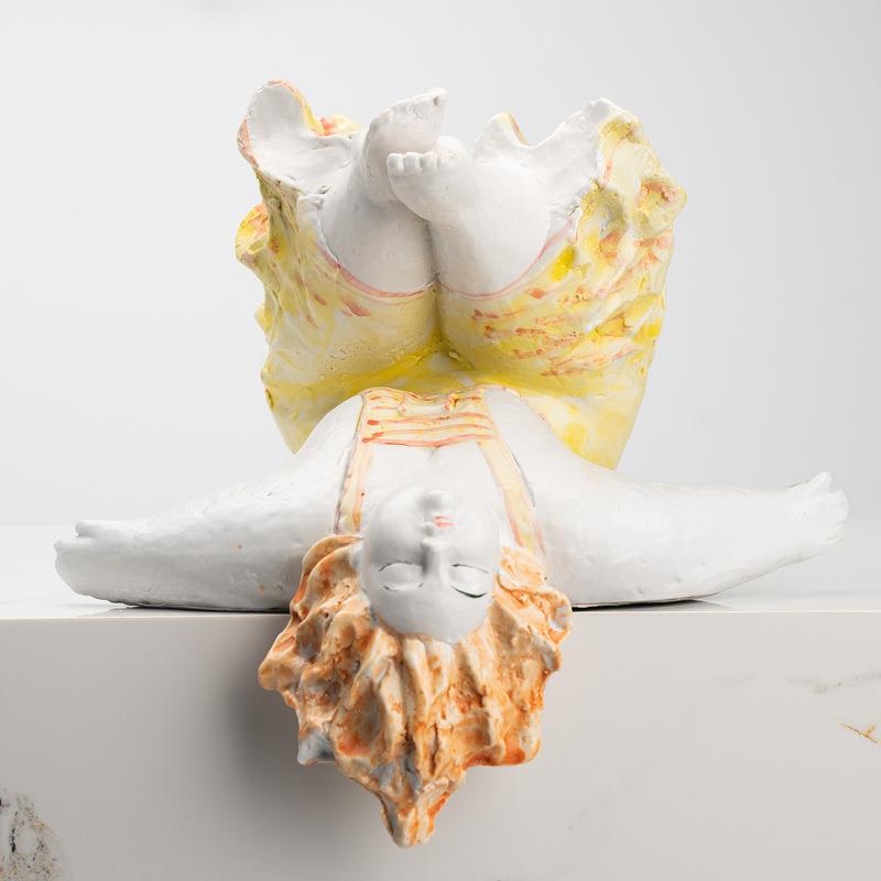 简约创意设计师款陶瓷摆件家居样板间软装倒立人物桌面雕塑装饰品