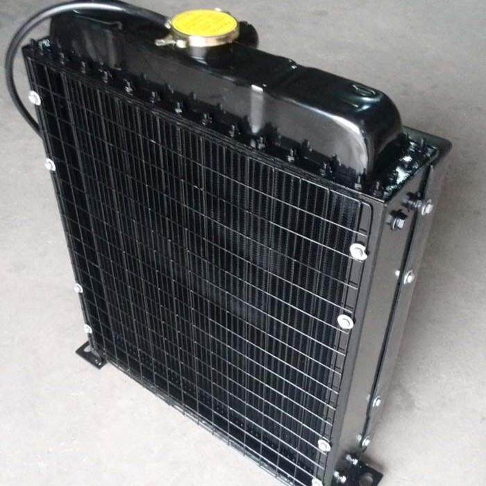 直销ZH4100/4102柴油机水箱散热器及柴油机水泥罐车配件