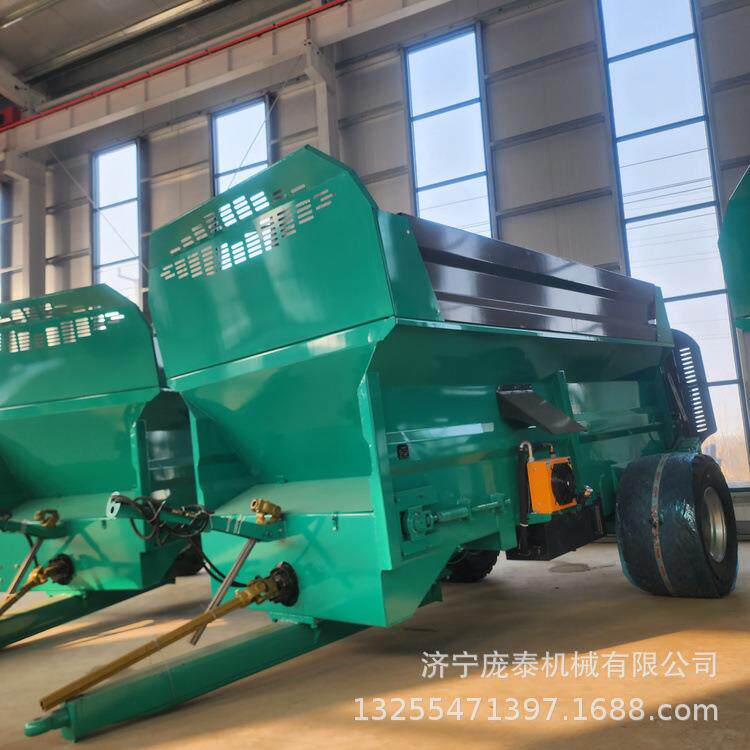 大棚果园自走式抛污车拖拉机带动圆盘式撒粪车三方五轮粪便施粪车