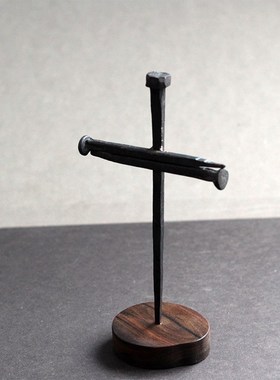 《钉》 铁钉十字架黑檀木座摆件 质感居家个性工艺品书房桌饰品
