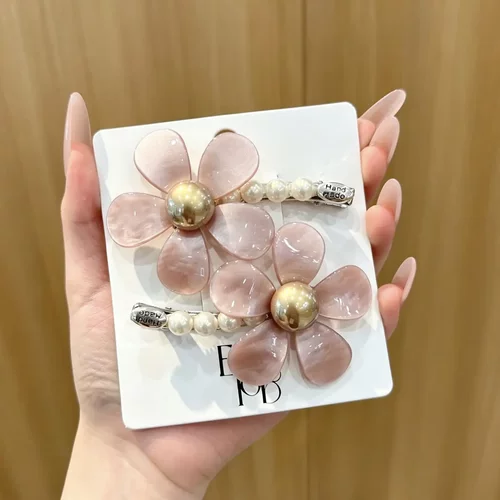 温柔粉醋酸贝珠花朵刘海夹百搭