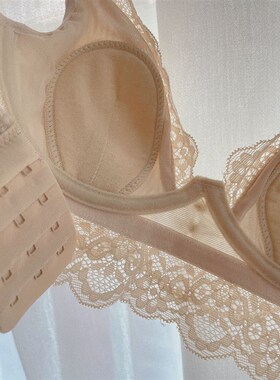 法式红色内衣女小胸无钢圈薄款聚拢收副H乳 深V丝绒本命年文胸套