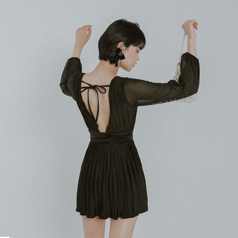 香草天空-W小调连体遮肚显瘦黑色长袖保守游泳衣泳装女温泉新款,运动/瑜伽/健身/球迷用品,连体泳衣,淘宝优惠券,粉丝福利购,淘宝优惠卷