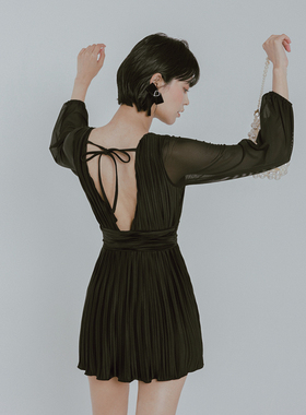 香草天空-W小调连体遮肚显瘦黑色长袖保守游泳衣泳装女温泉新款