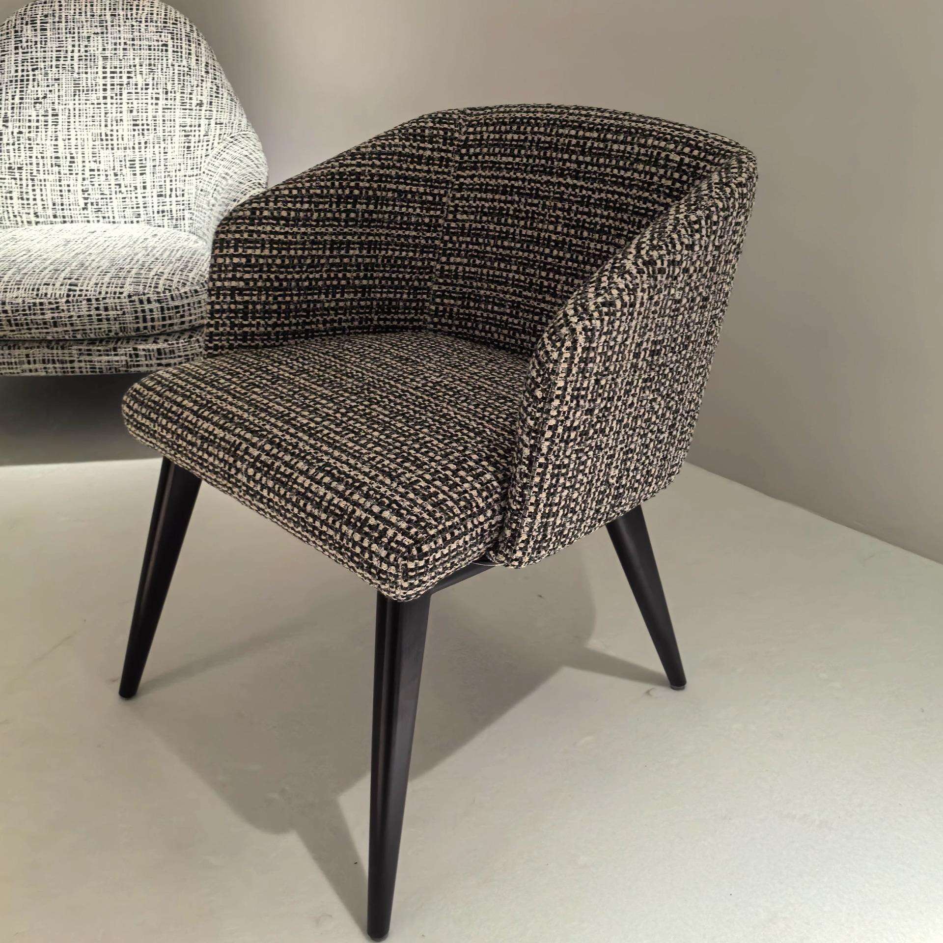 意式极简Reeves餐椅设计师款白蜡木实木餐厅靠背皮布结合高端