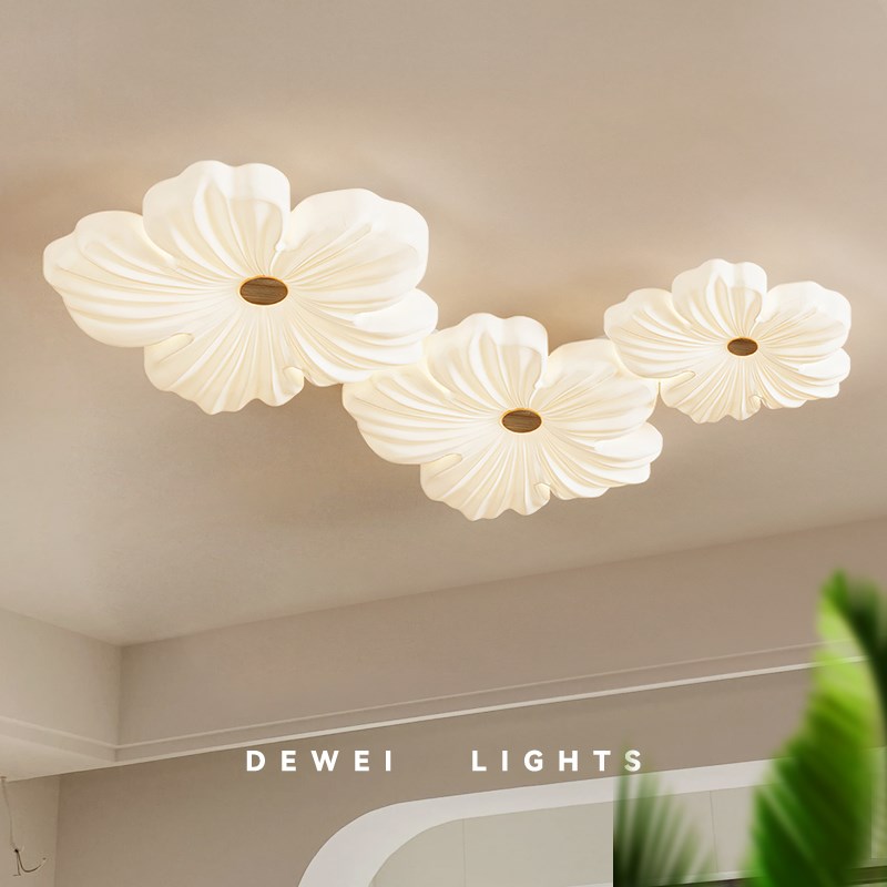 奶油风花瓣吸顶灯儿童女儿房吸顶房间主卧LED灯现代简约北欧灯