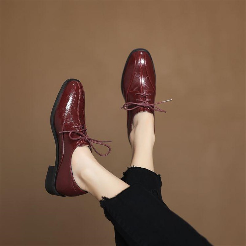 系带复古英伦风小皮鞋女2025春秋新款粗跟单鞋女大码41-43低帮鞋