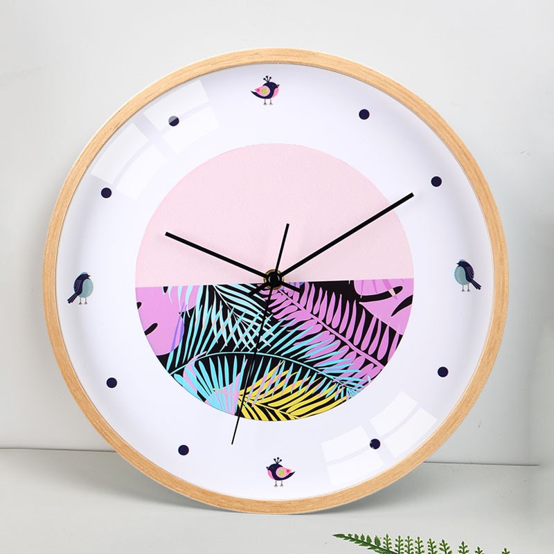 北欧原木客厅挂墙时钟家用时尚现代简约卧室静音圆形轻奢石英钟表