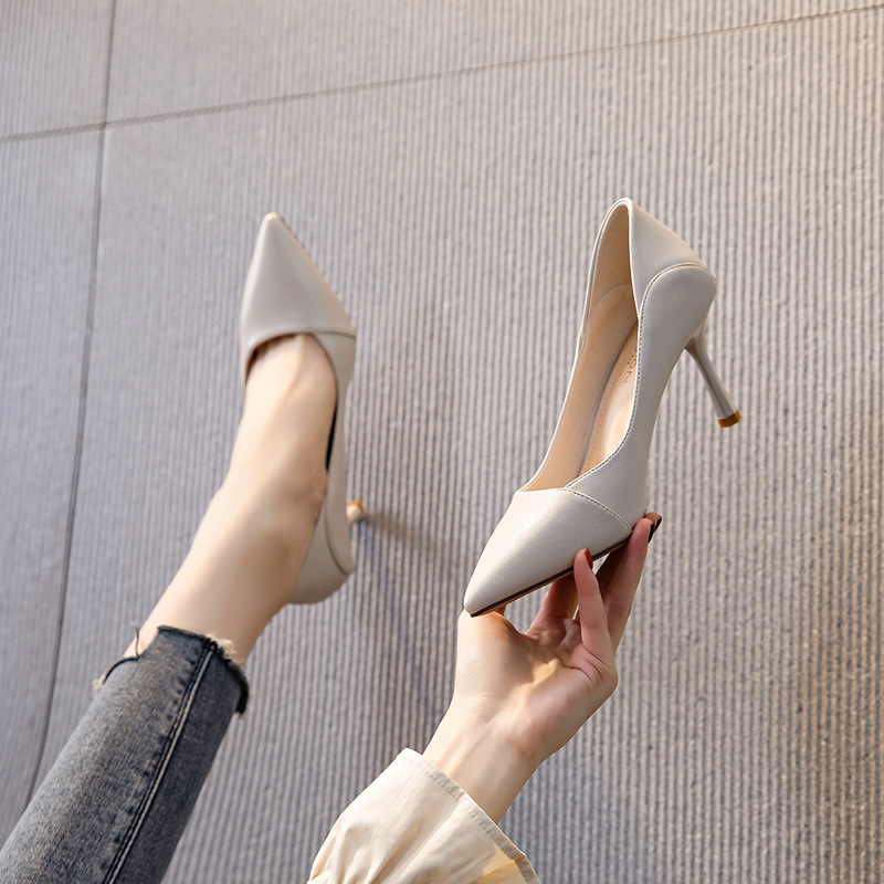 米色小跟高跟鞋细跟2021新款软皮百搭职业单鞋工作鞋尖头女鞋7CM