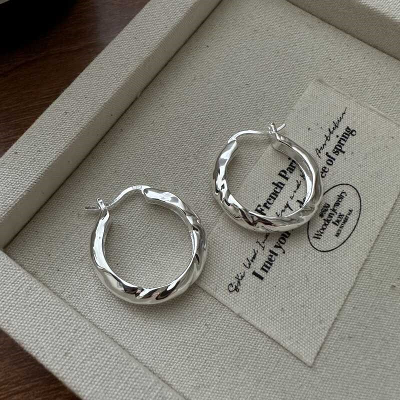 纯银莫比乌斯耳环耳扣不规则肌理感耳圈小众设计重工高级感耳坠