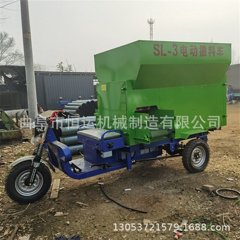 牛羊马自动喂料机 螺旋出料撒料车 电动投料车