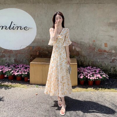 法式碎花雪纺连衣裙子女2025新款夏季v领气质显瘦长裙a字裙超仙女