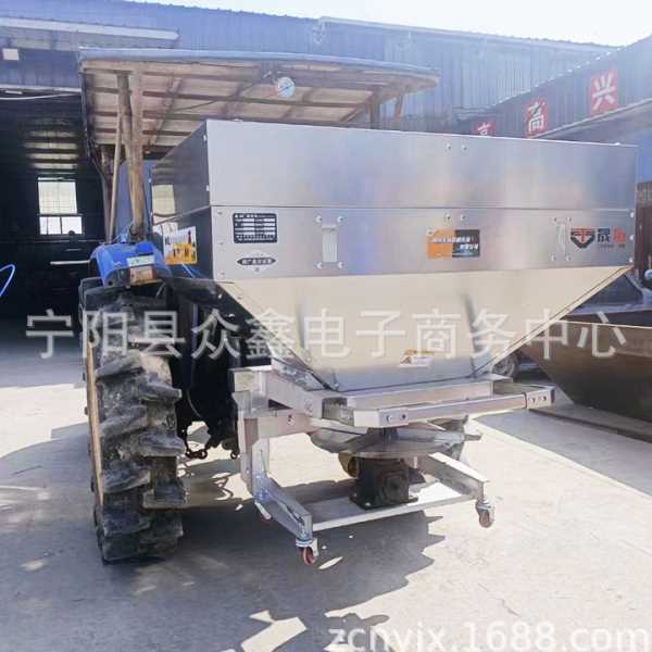 四轮车带不锈钢料撒播机撒机后置撒车轮式牵引施器撒粪机