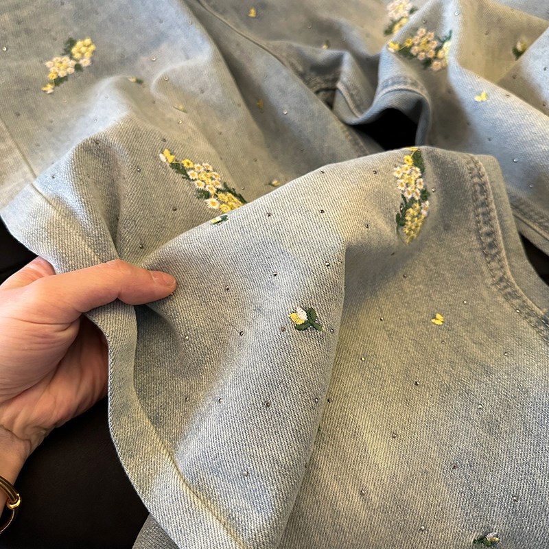 300斤大码女装高级感镶钻碎花刺绣2024新款宽松高腰阔腿牛仔裤女