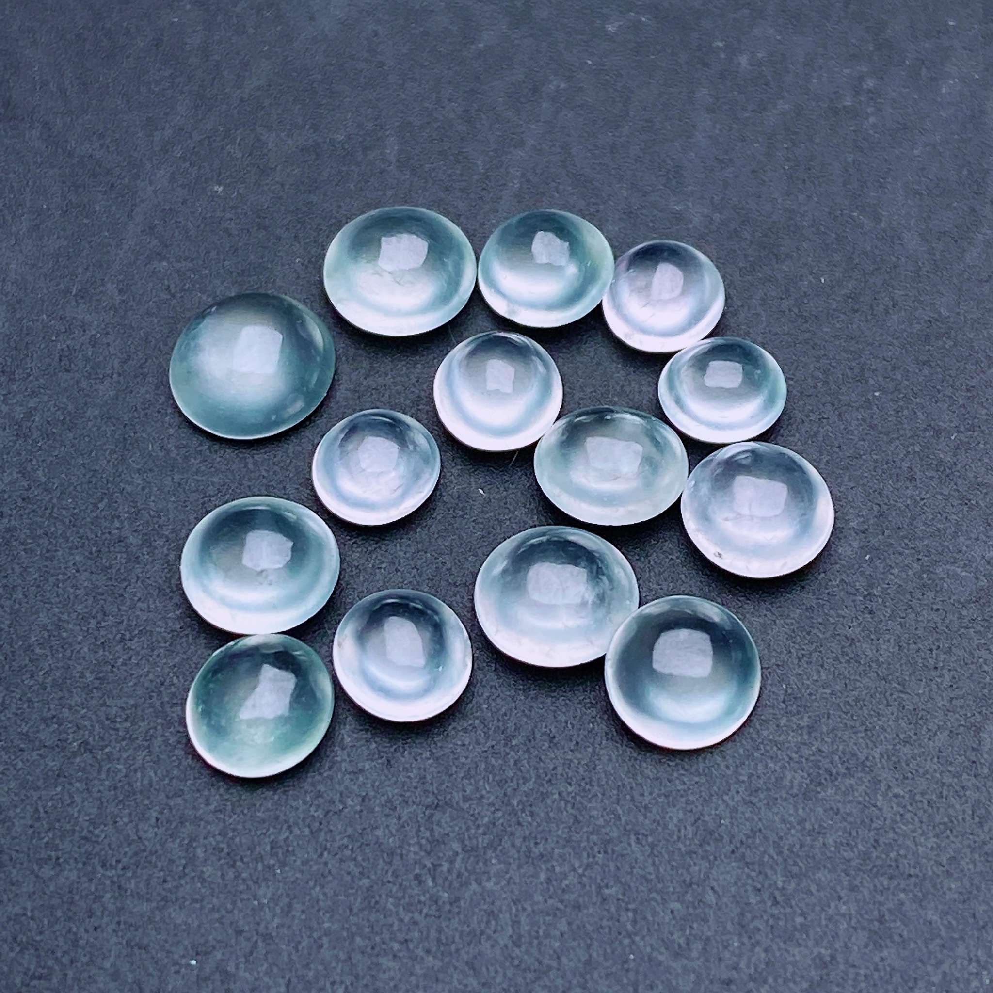 缅甸天然翡翠a货冰种小蛋面一手裸石ayz尺寸:4.6-3mm 4.7-2.8mm