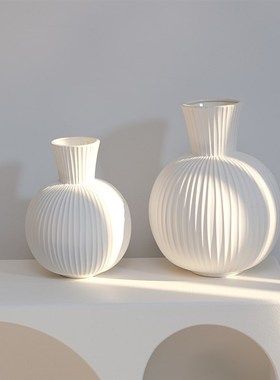 白色竖条纹法式花瓶摆件家居艺术高级感花器餐桌面客厅Z陶瓷装饰