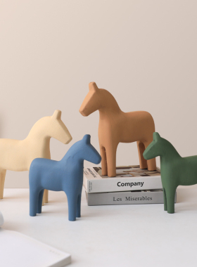 简约现代家居装饰摆件创意造型木质达拉木马客Q厅茶几电视柜装饰