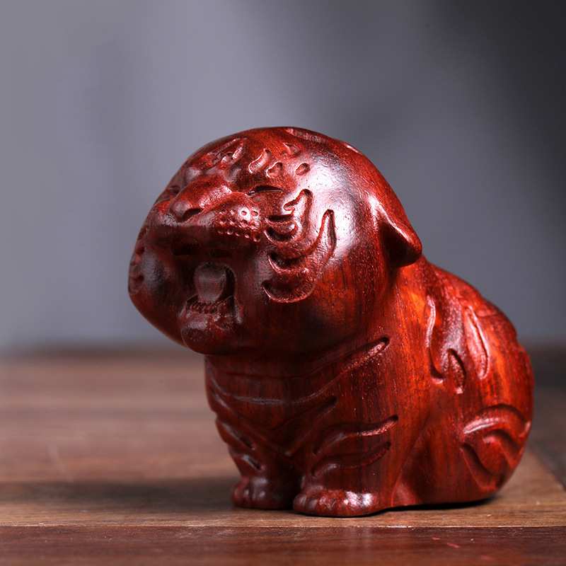 小叶紫檀生肖虎年手把件小老虎摆件实木刻摆件装饰工艺品