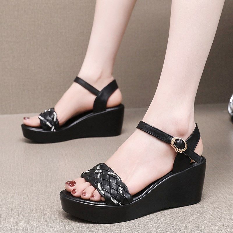 坡跟厚底凉鞋女夏中跟一字带水钻编织妈妈凉皮鞋软底松糕沙滩鞋女,女鞋,沙滩鞋,淘宝优惠券,粉丝福利购,淘宝优惠卷