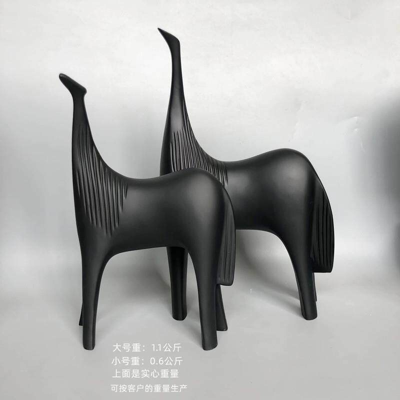 抽象马工艺品摆件家居装饰品现代简约创意客厅软装样板房电视柜