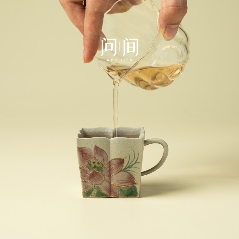 问间青花火红主人杯陶瓷纯手绘莲花茶杯四方把杯功夫茶具喝茶杯子