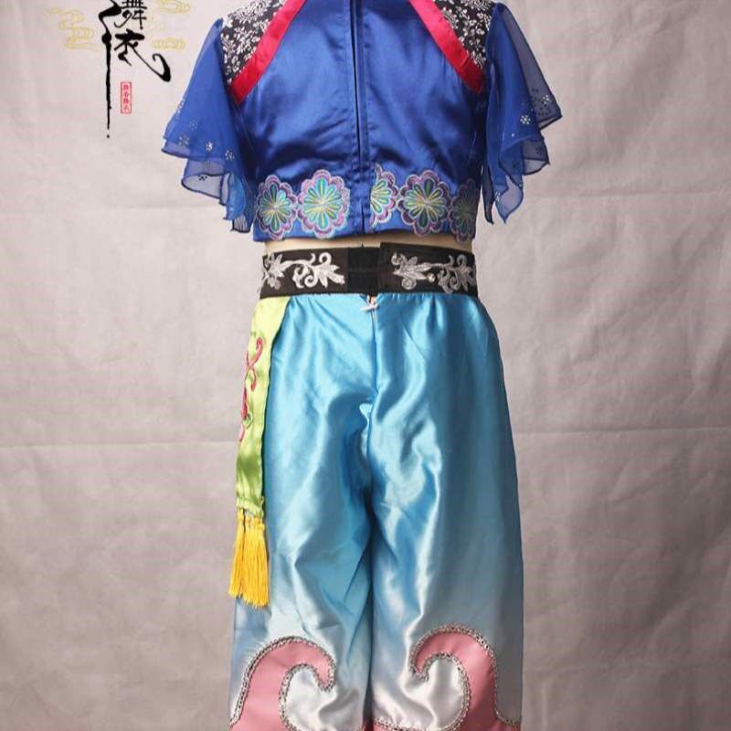 水梦瑶服民间舞蹈表演独舞儿童民族服装演出舞台