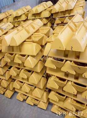 山推链条履带 支重轮 驱动齿 引导轮， 山推推机四轮一带 shantui