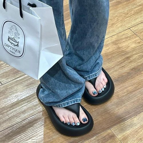 厚底人字拖女夏2024新款踩屎感增高外穿防滑凉拖鞋简约海边沙滩鞋