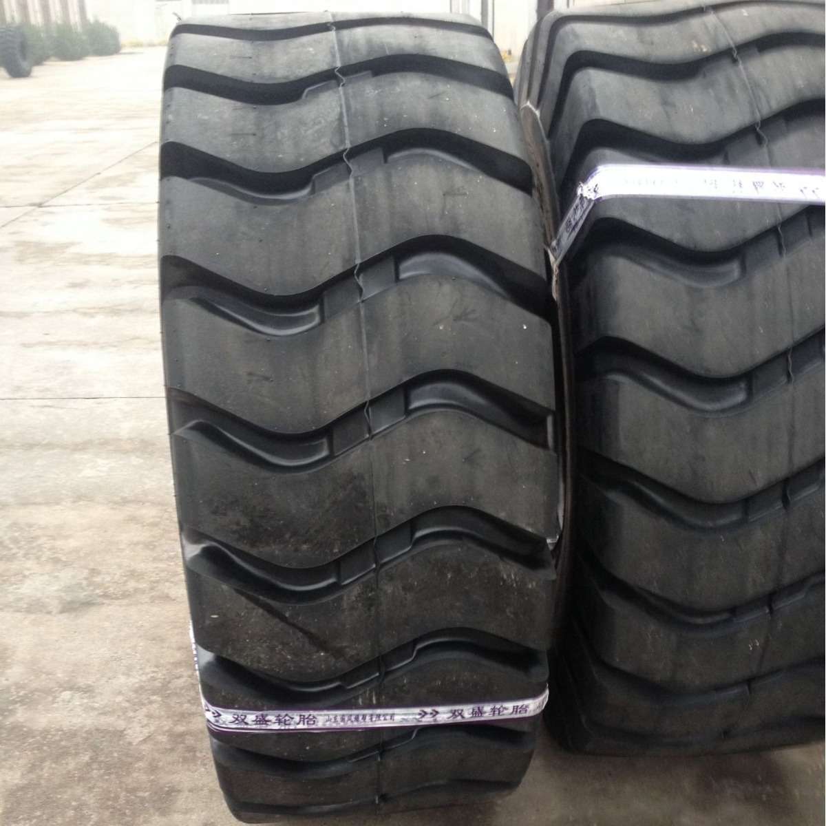 工程轮胎装载机轮胎23.5-25E3花纹现货72H发货量大优惠50铲车轮胎