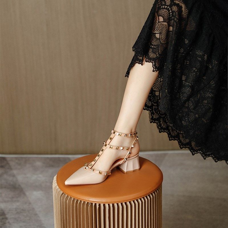 裸色高跟鞋女单鞋法式粗跟尖u头铆钉包头凉鞋2024年春秋新款中跟