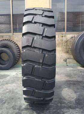 1600R24轮胎 1400R24平地机全钢丝工程机械加厚耐磨轮胎