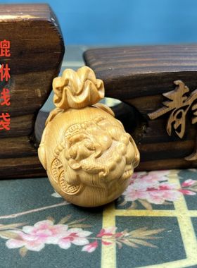崖柏木雕貔貅招财手把件家居摆件