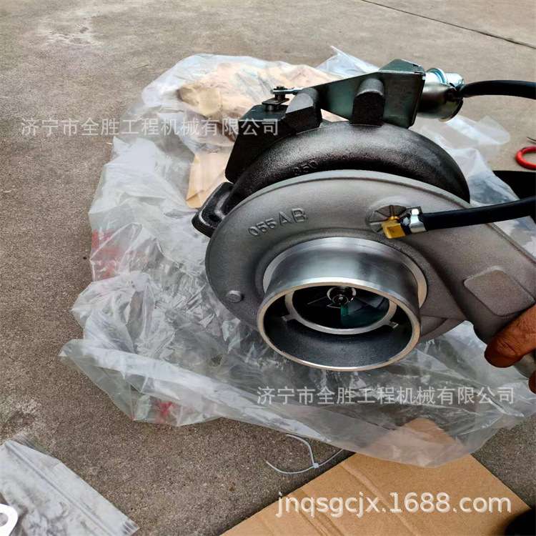 三SY235挖掘机涡轮增压器发电机 起动机 液压泵总成 回转马达