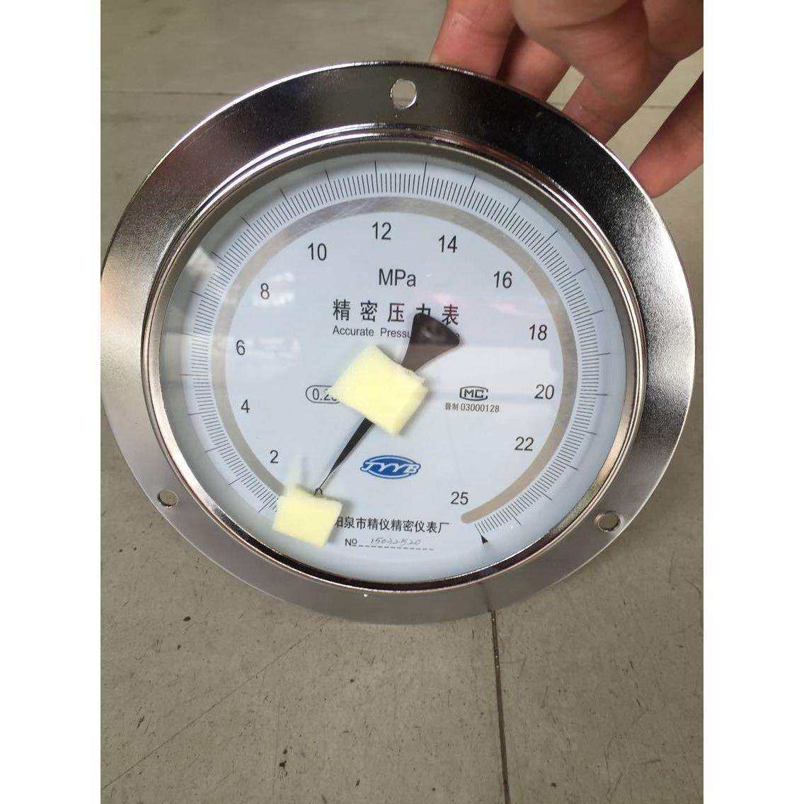 轴向带边精密压力表0.25级别0.4级 4mpa25MPA 表盘150MM 阳泉牌