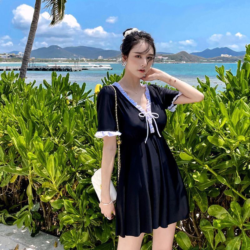 游泳衣女小胸连j体平角保守遮肚显瘦韩国小清新泡温泉学生泳王小