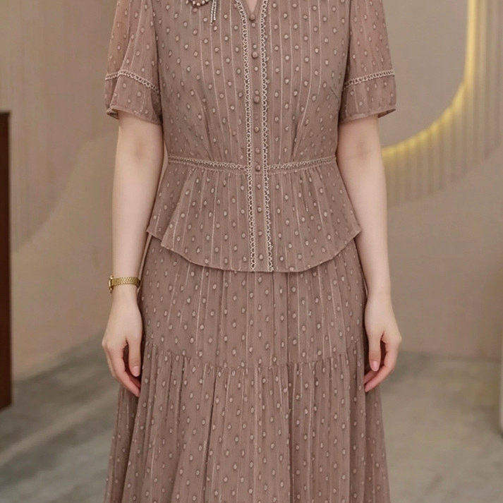 简约裙大码夏季新款丝假连衣裙皱两件2026牛奶女减龄显瘦冰丝礼服