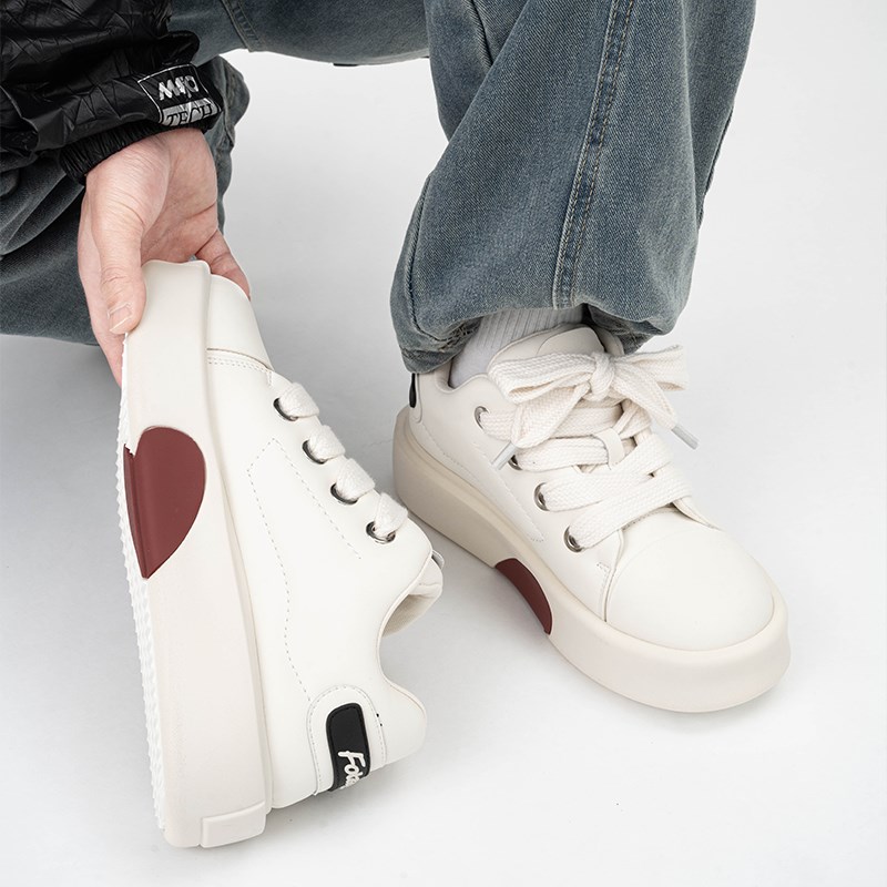 红色爱心板鞋男女情侣款小众高级感厚底松糕小白鞋休闲增高面包鞋