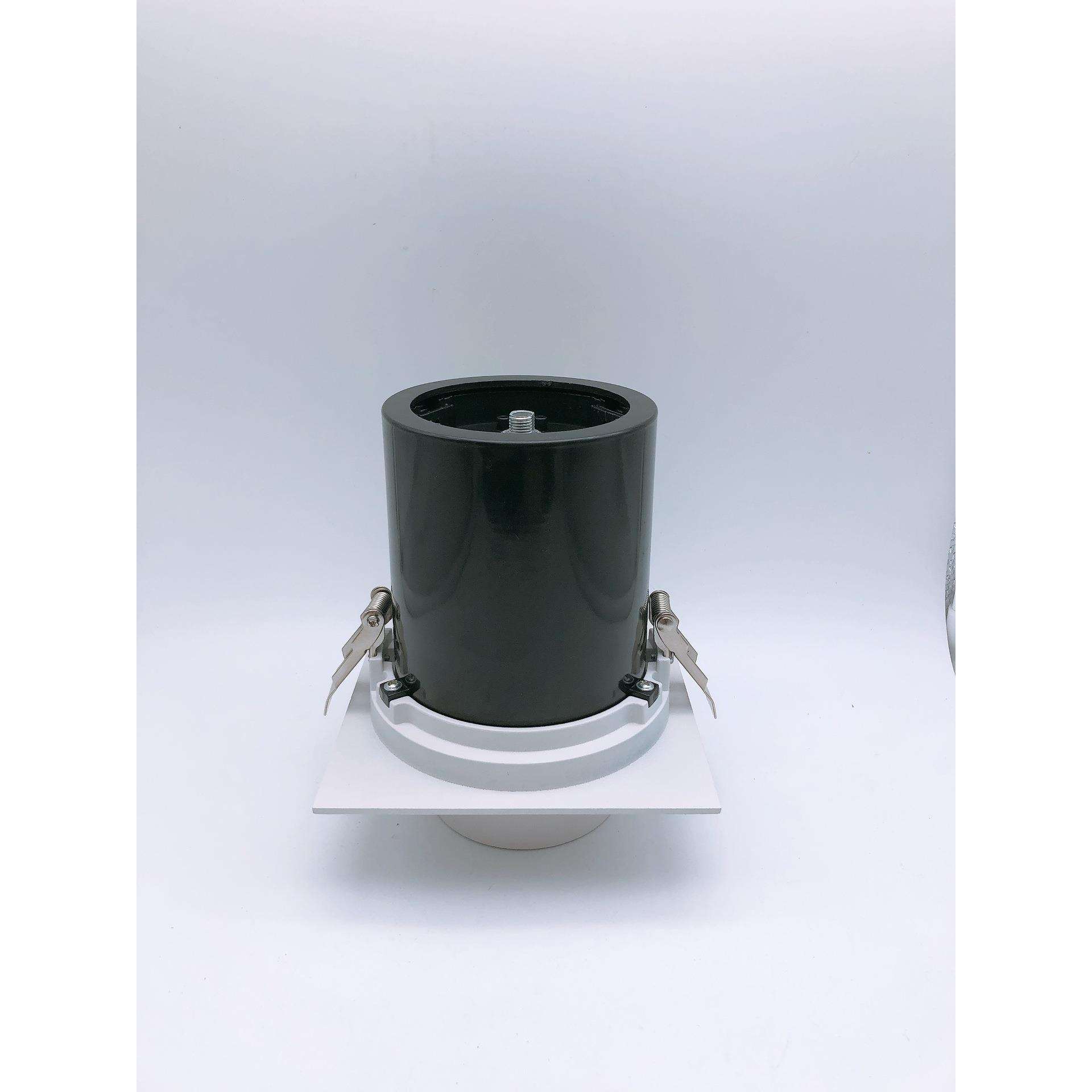 嵌入式方形拉伸筒20WLED 酒店 服装店 工程适用