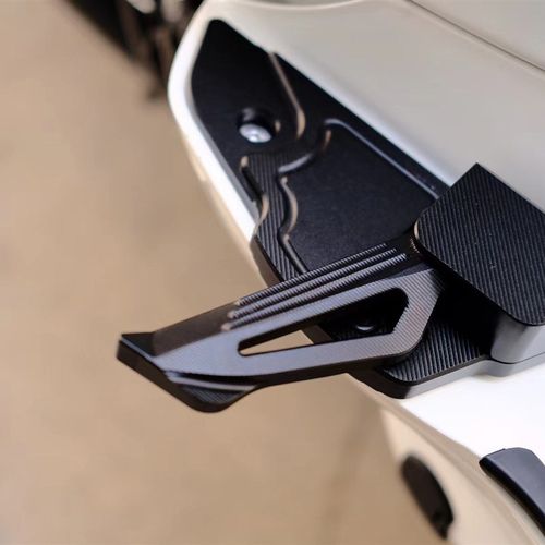 适用比亚乔vespa改装春天冲刺150拔H珠脚踏耐用无故障后乘客脚踏