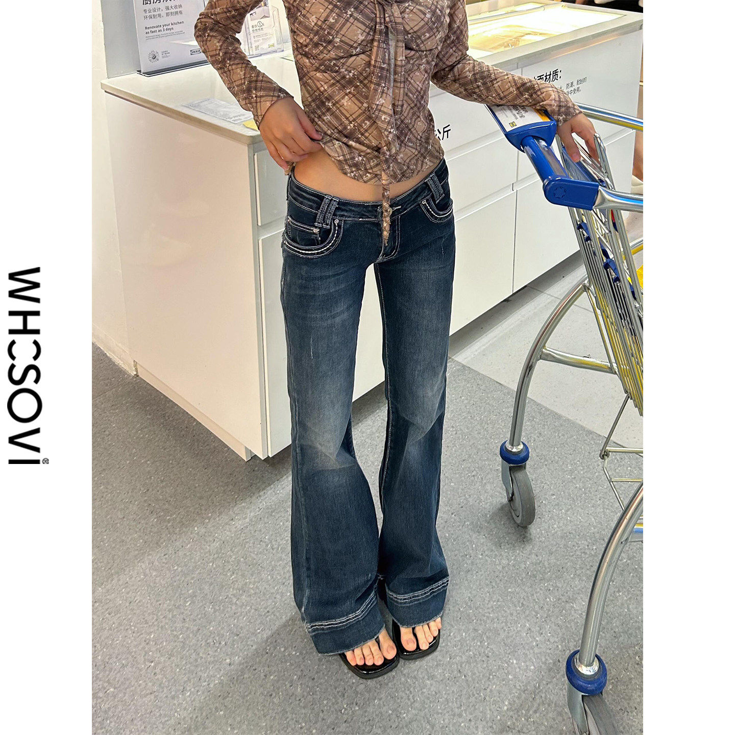 易梦玲同款低腰微喇牛仔裤女2026新款深蓝色美式修身辣妹喇叭裤子