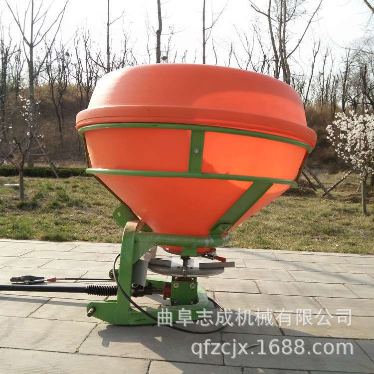 农用750公斤后置撒肥机轴传动颗粒化肥抛洒机四轮后挂施肥器