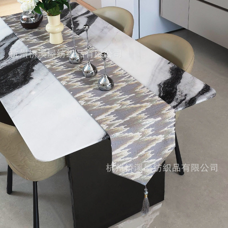 桥溪屋轻奢现代北欧风餐桌旗布艺长条桌垫简约创意客厅装饰摆件